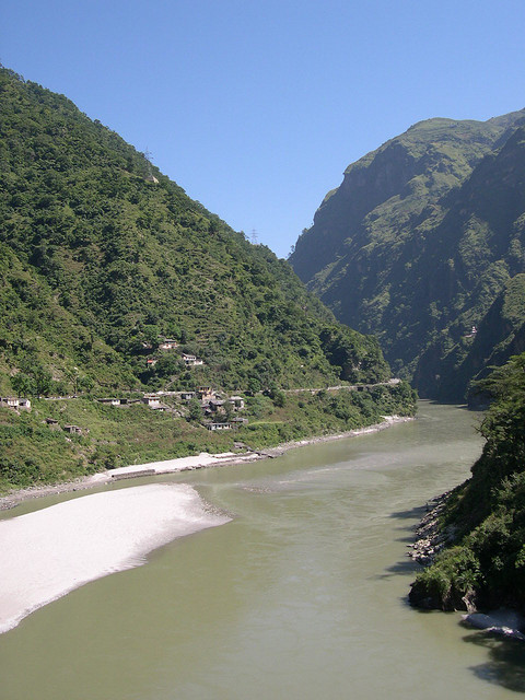 https://d3r8gwkgo0io6y.cloudfront.net/upload/kullu valley.jpg